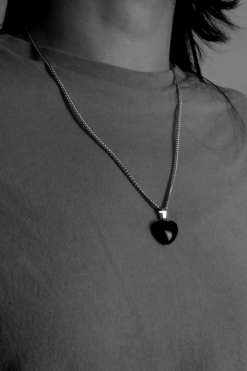 Affection black