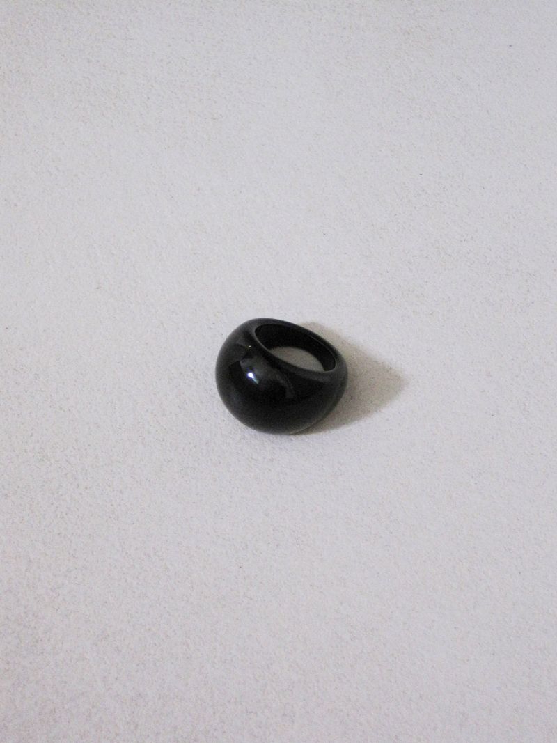 dungeureon(ドゥングロン)の「フォーミカボールドリング (ブラック)(アクセサリー)」
