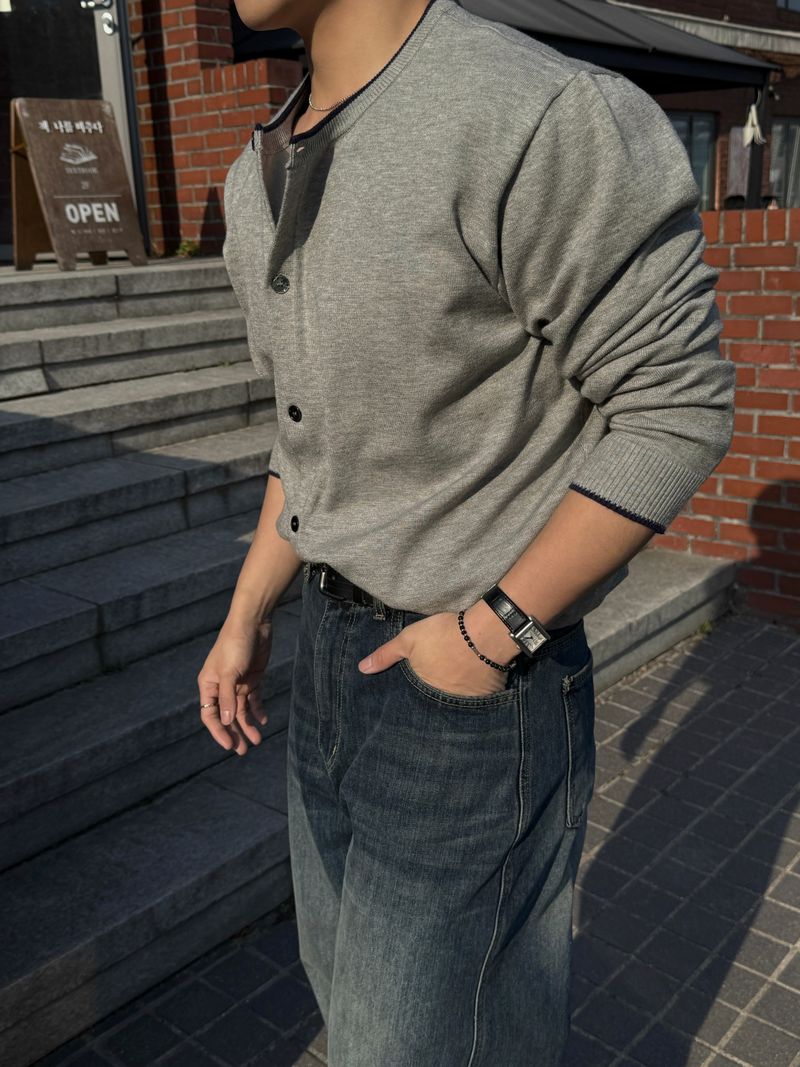 Int color scheme round cardigan