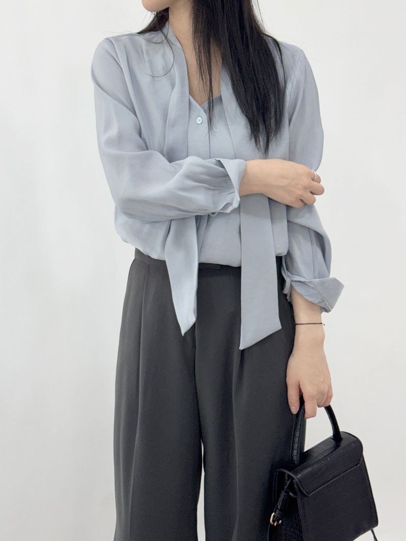 Bleak tie button long-sleeve blouse