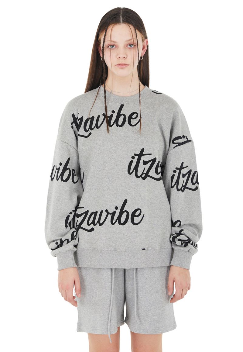 ITZAVIBE（イッザバイブ）の「[ISS006-10] SCRIPT PATTERN MTM - GRAY（Tops）」