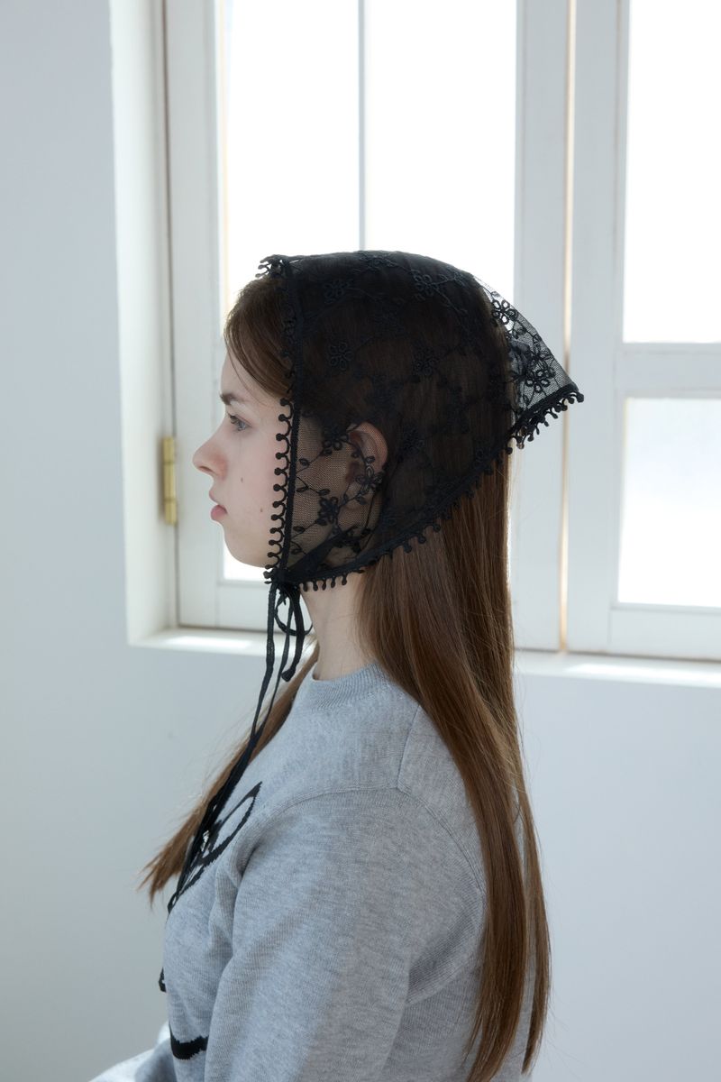 PETAL LACE KERCHIEF