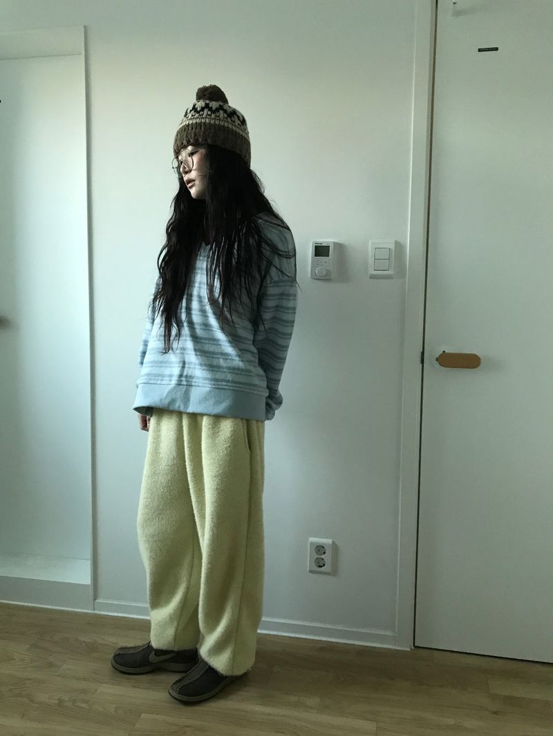 Bach Stripe V Sweatshirt (3color)