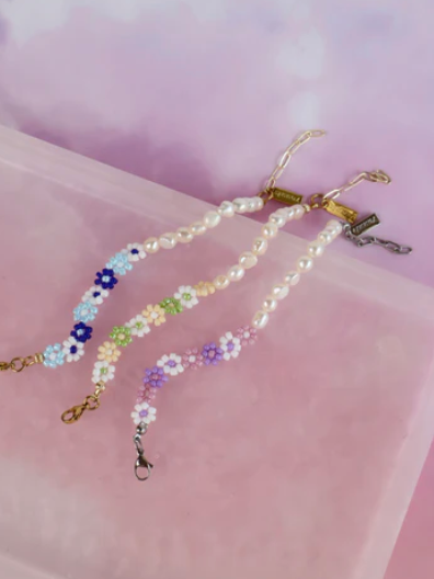 Vazzle(ヴァズル)の「【MADE】バイミーフラワーズ - フレッシュウォーターパール & グラスビーズ(アクセサリー)」