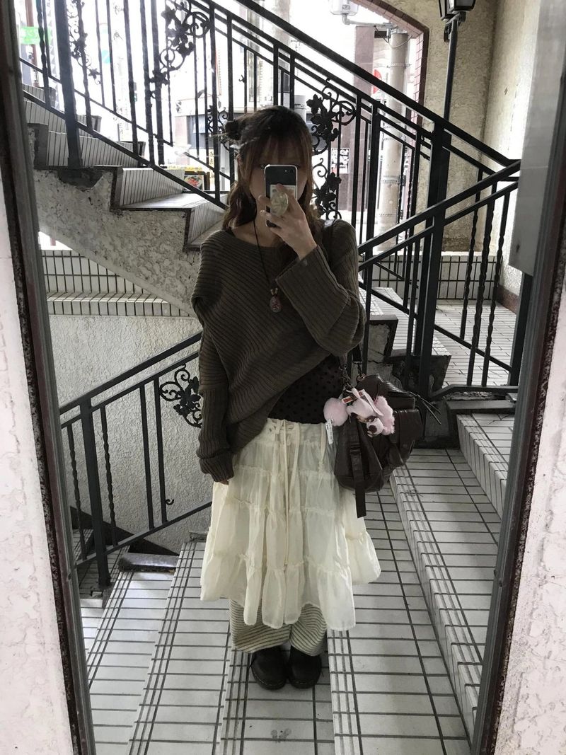 oka off-shoulder hoodie