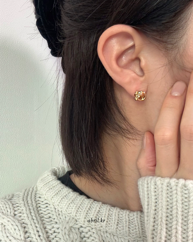 Mini Danish Earrings (2 color)