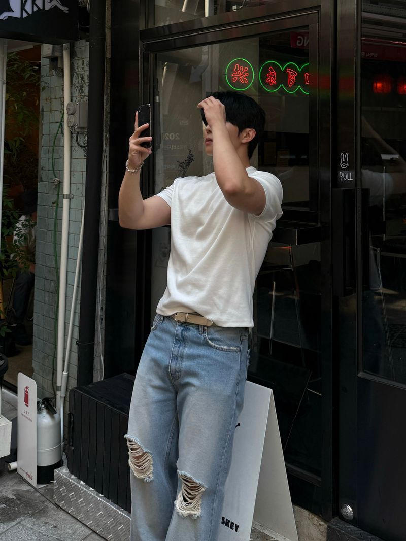 Curred destroyed flare denim pants