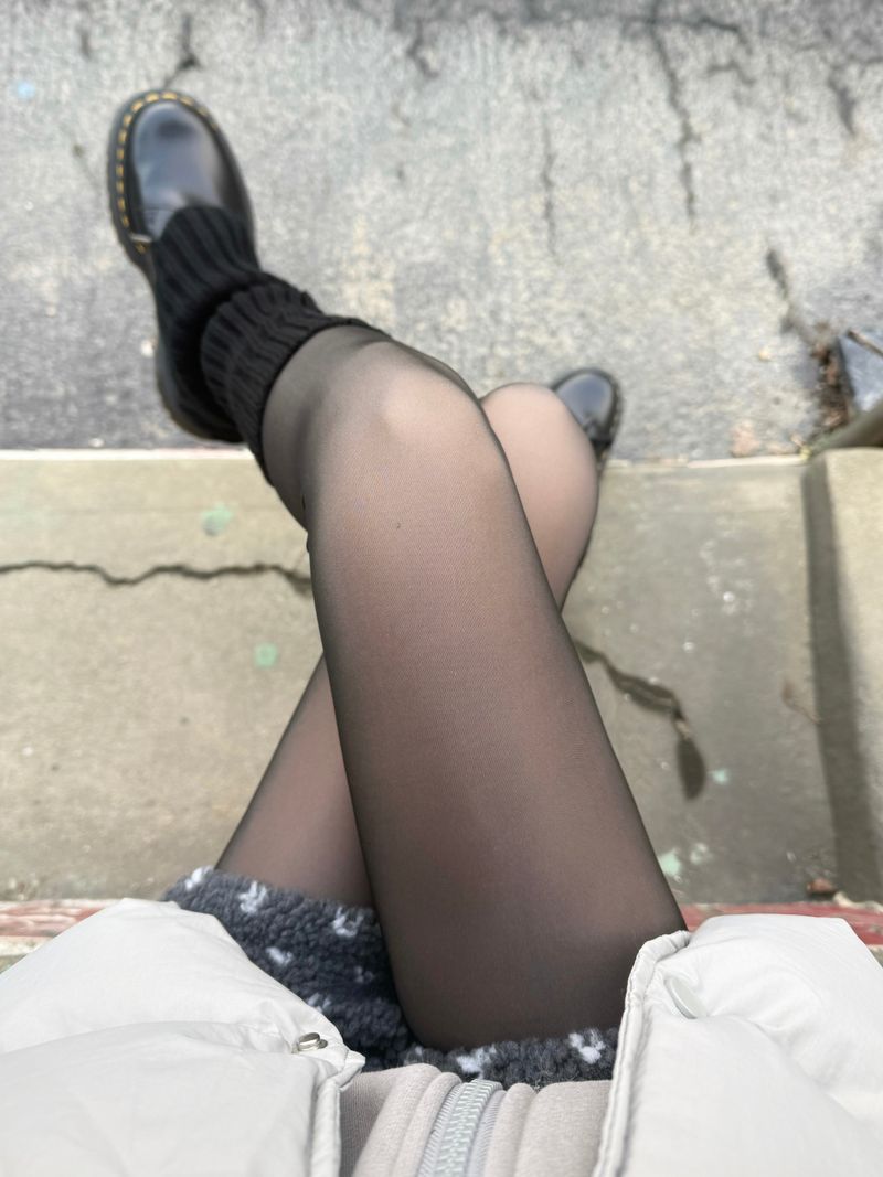 Heating Winter Illusion Black Stockings (1c)