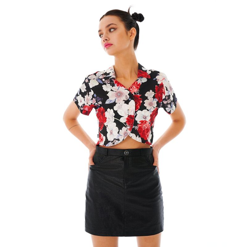 OTHER-worldly（アザーワールドリー）の「Tulip Shirt [Black Flower]（Tops）」