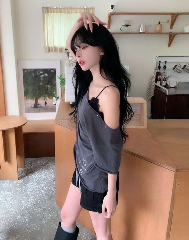 Hati Cross Punching Studded Short Sleeve