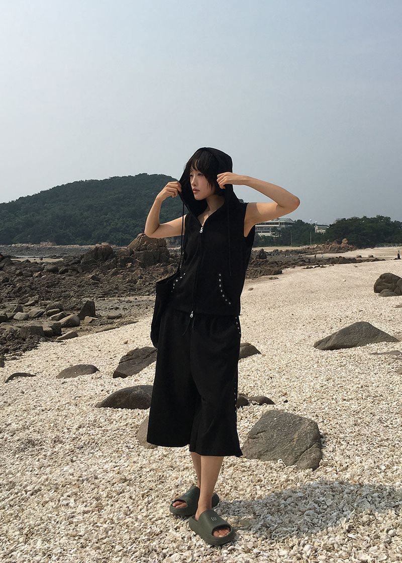 EYELET LINE BERMUDA PANTS