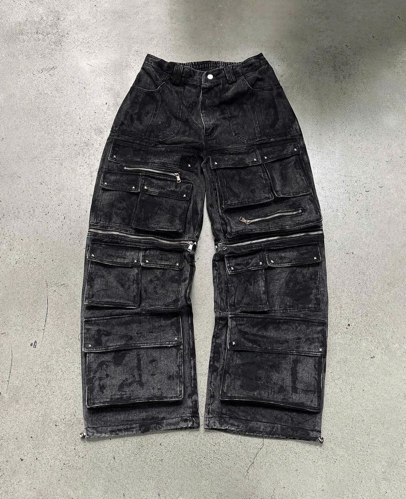DKILLUMINATE（ディーケーイルミネイト）の「WASH-DENIM CARGO PANTS MULTI POCKET (Black)（Pants）」