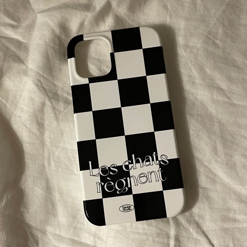 Hadde Studio（ハッデスタジオ）の「TUXEDO BLACK PHONE CASE（Smartphone Accessories）」