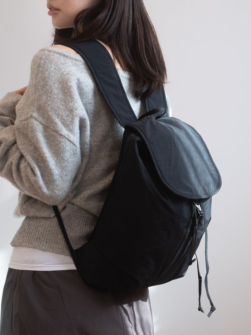 oimo（オイモ）の「ストリングリュックサック - ブラック（バッグ）」