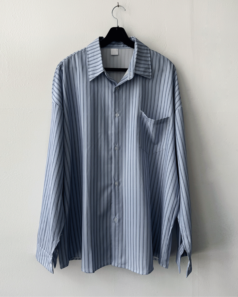 loose-fit striped shirt