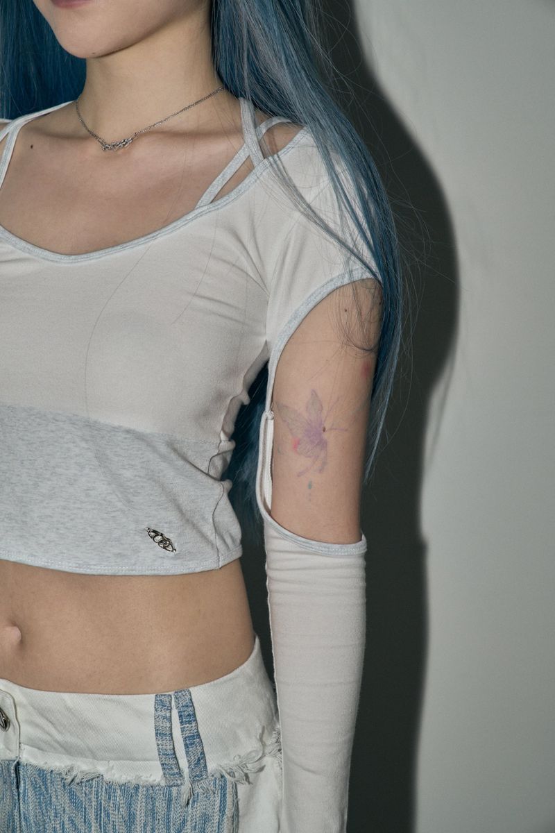 string circle crop top - white melange