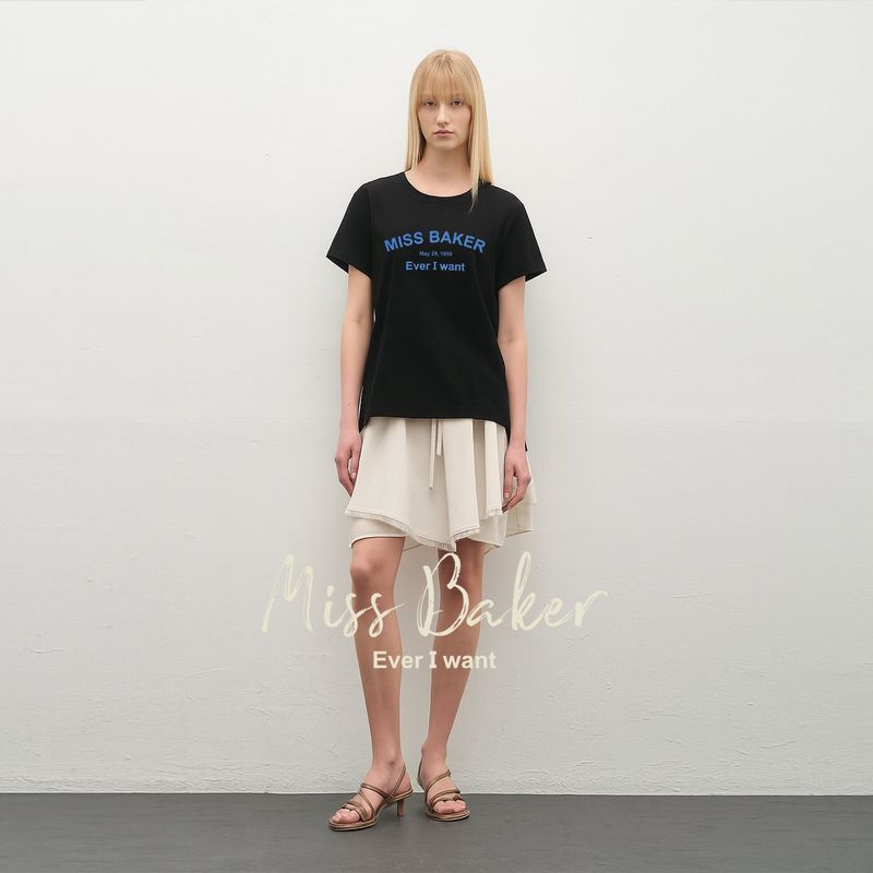 Miss Baker（ミスベイカー）の「アーチロゴチェーンニードルTシャツ ブラック（トップス）」
