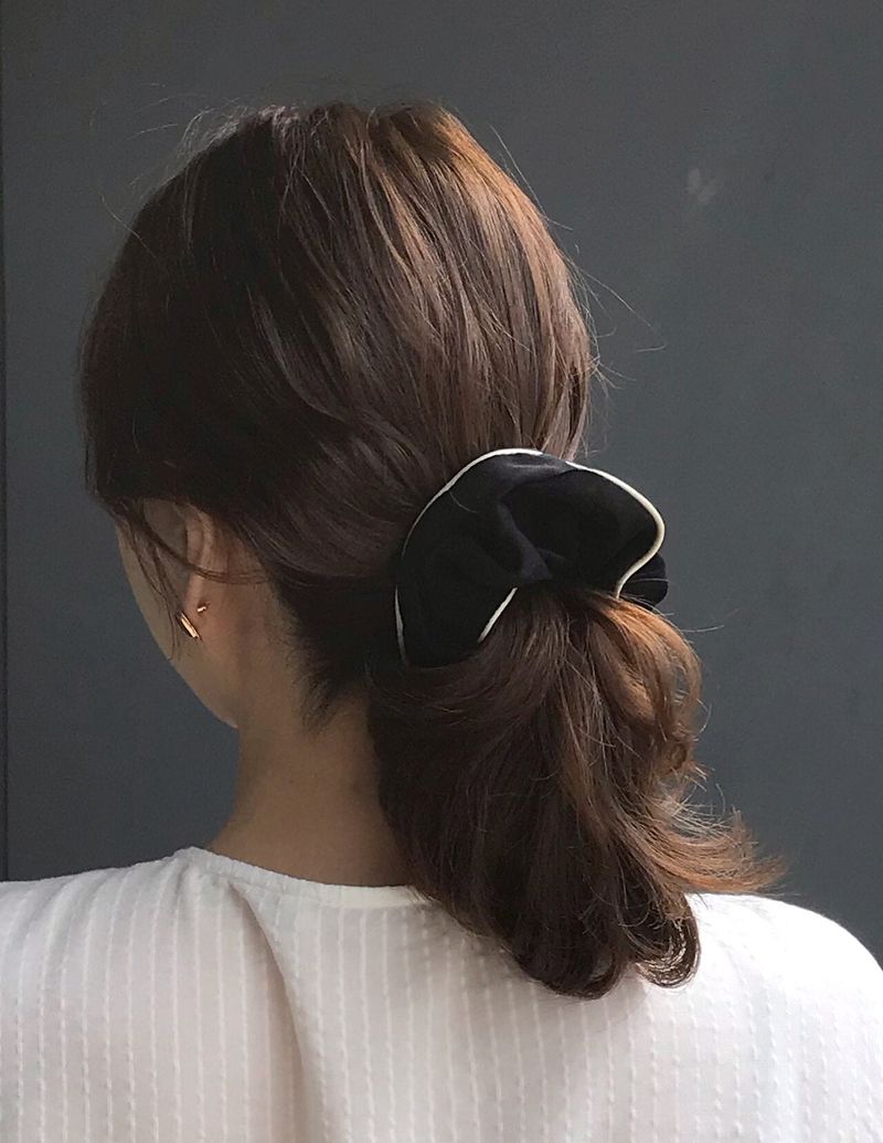 oar Jenne Satin Scrunchie [Black]