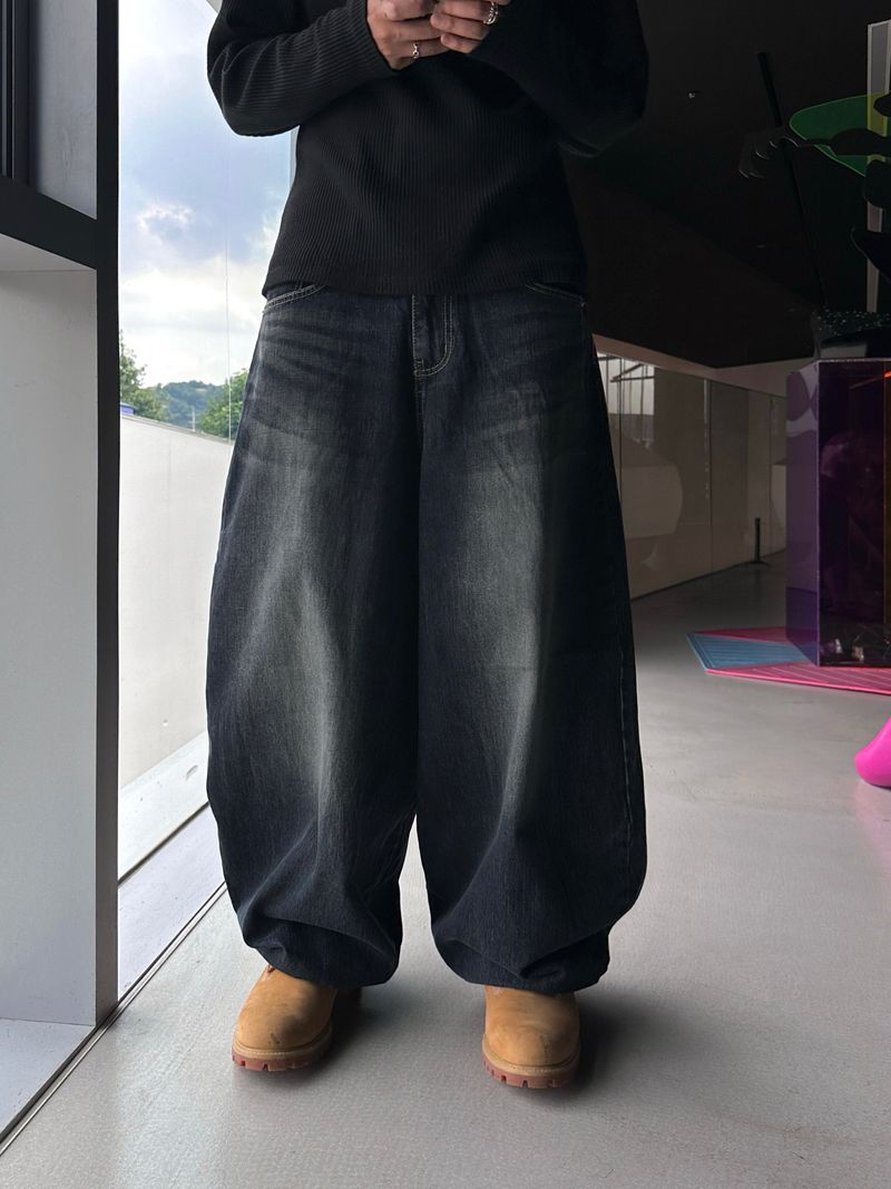 Stand Cat Balloon Denim Pants