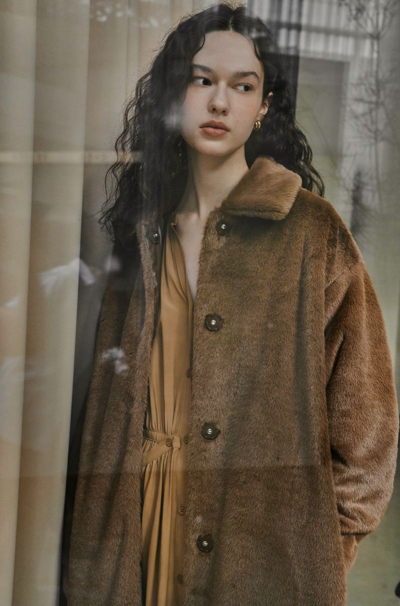FAKE FUR LONG COAT_BROWN