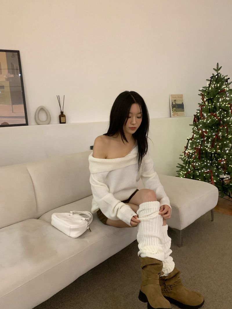 Wander Hiker Two Strap Suede Mid Boots