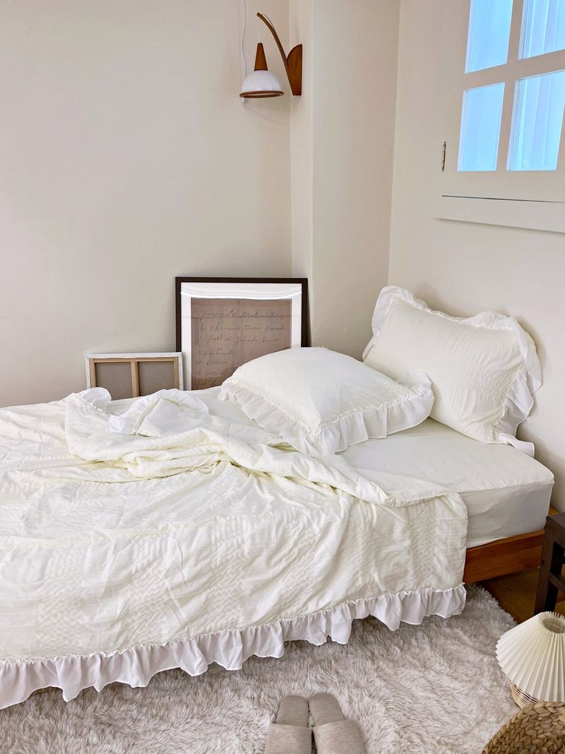 Cozy.Full（コージーフル）の「シャーリングラッフルサマーコンフォーターセット - Cream white - Q（インテリア）」