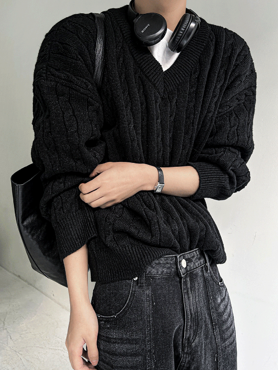 cliff twist V-neck knit