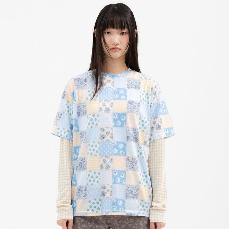 WEBHOUSE（ウェブハウス）の「Twister Patchwork Tee - Light Blue（Tops）」
