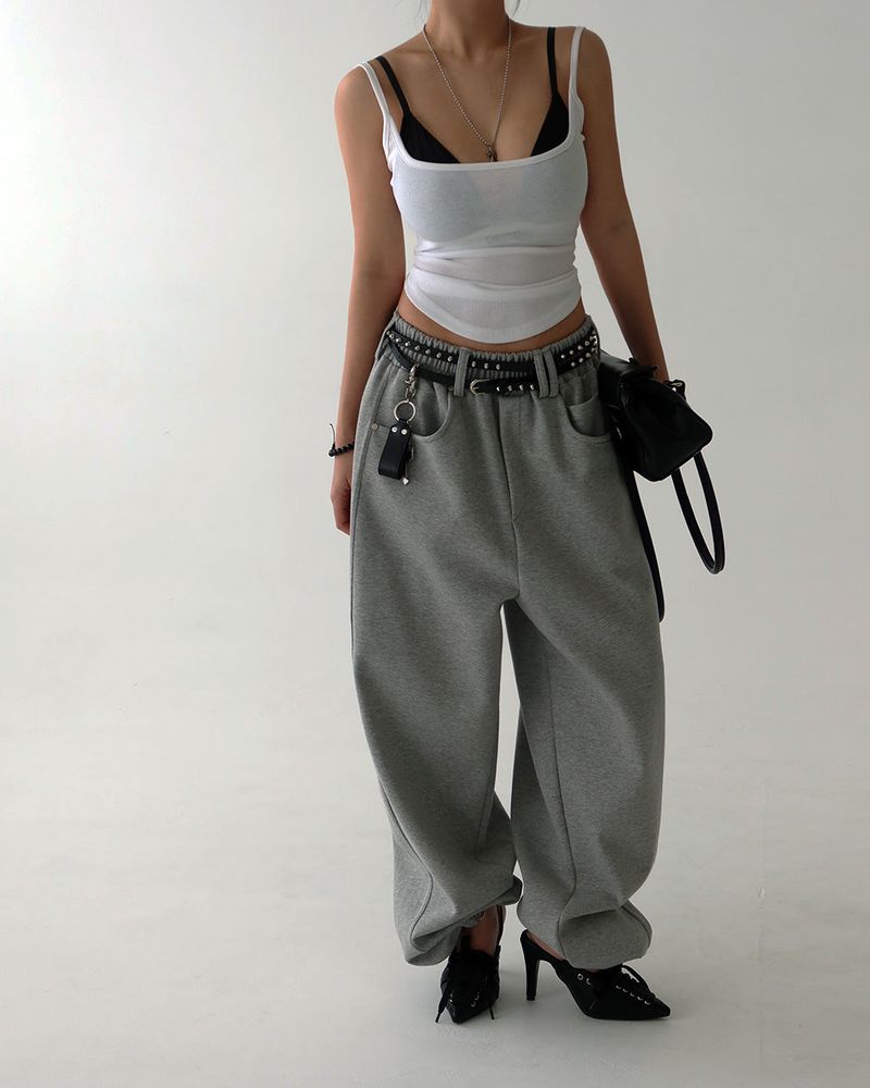 a two-line cross stud belt