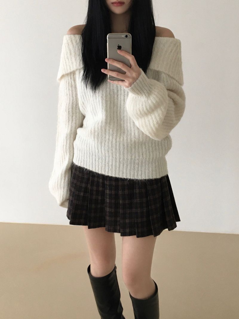 Kitten（キッテン）の「Candle off-shoulder knitwear (3 colors)（Tops）」