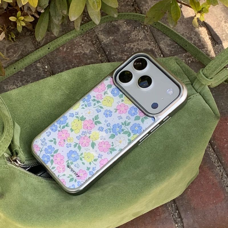 SWEEAR(スウィア)の「BLOOMING SILVER EPOXY CASE (Smartphone Accessories)」