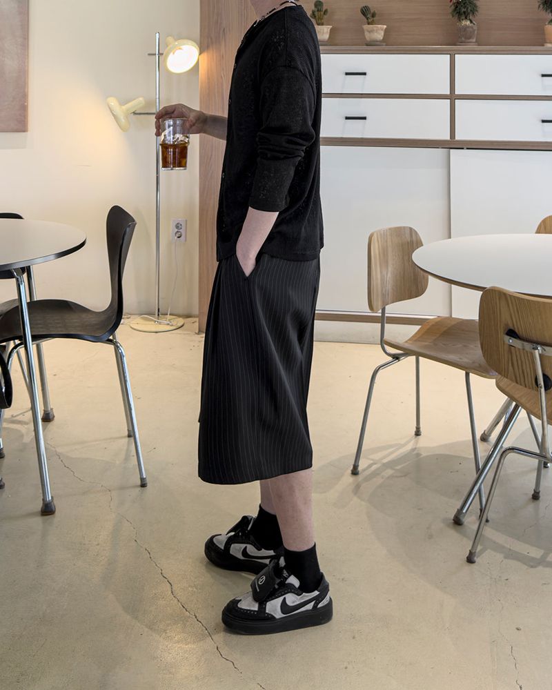 Node Pin Stripe Bermuda Slacks