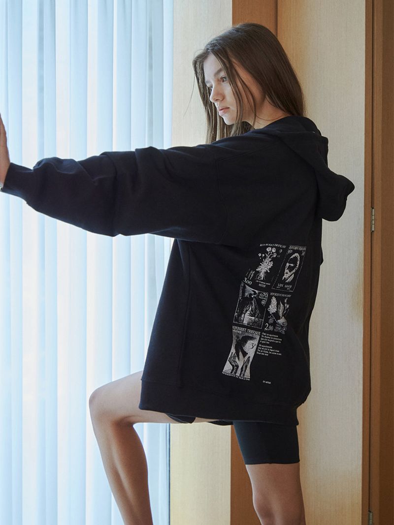 LO AXUAL（ロエクシュアル）の「オーバーフィットポストスタンプフードジップアップ（トップス）」