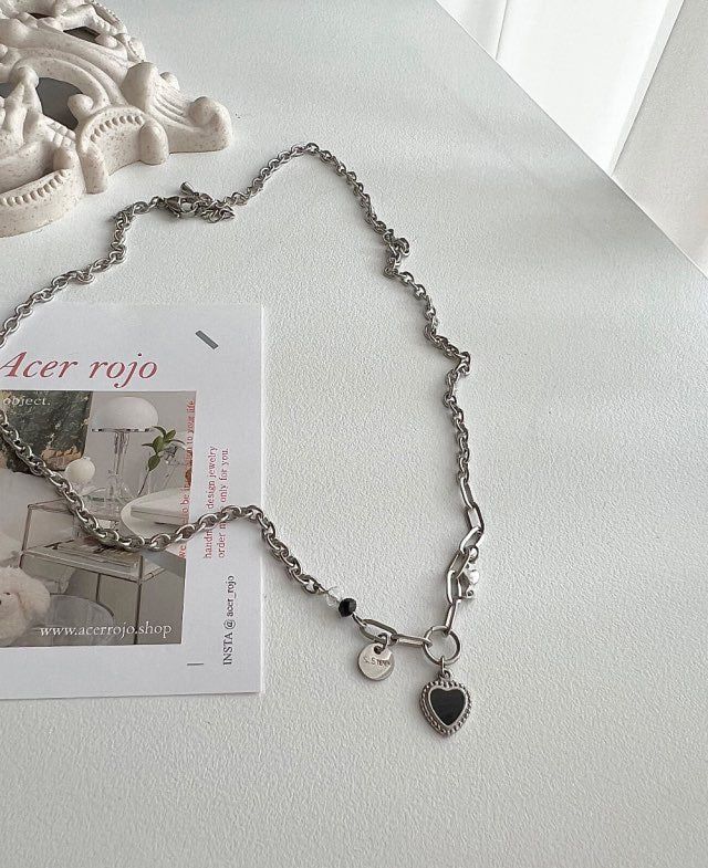 bru Kitchi Black Heart Chic Hip Necklace