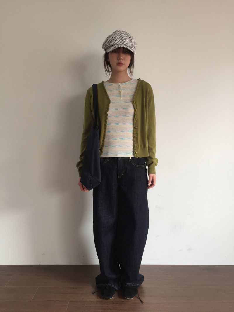 DUGGY（ダギー）の「ノビーレフリルVネックカーディガン (3color)（トップス）」