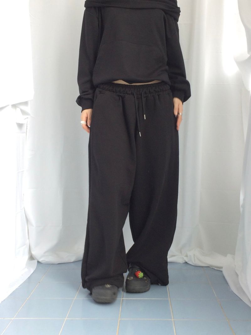 loose fit basic jogger pants