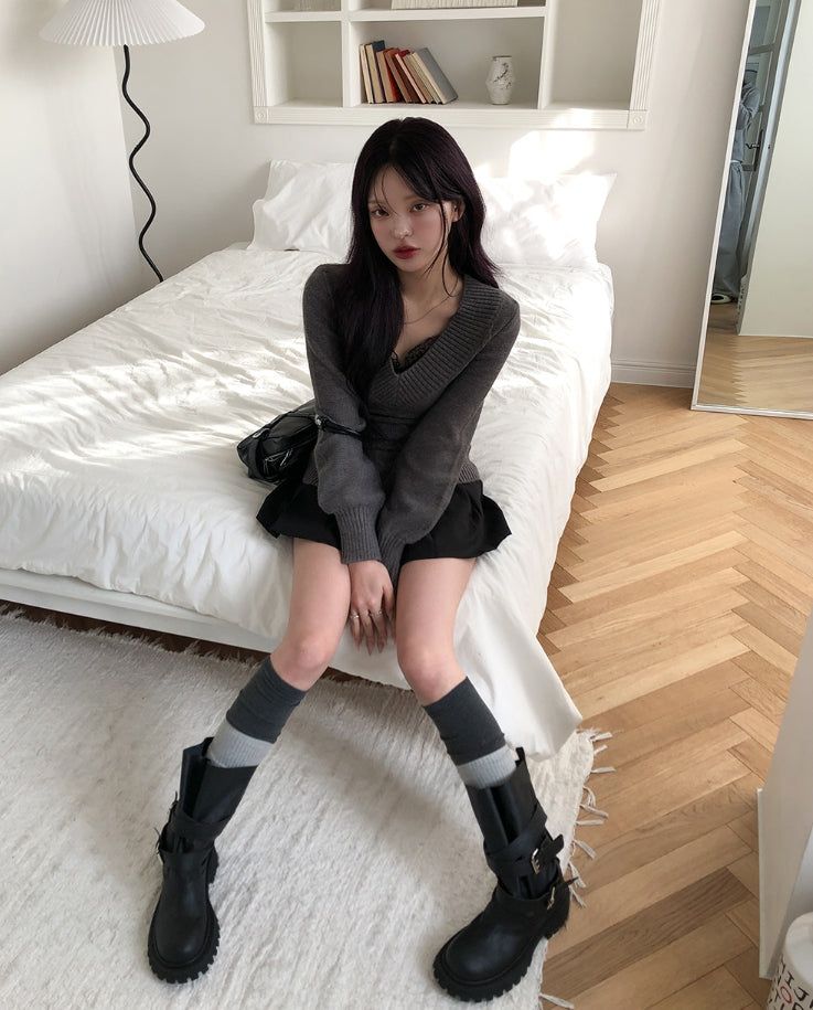 Div Long Slim Cable V-neck Knit