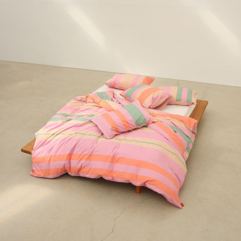 MONT SAINT DE RAINT（モンセンドラン）の「アイリスピンクドゥベットカバー Qsize(200x230cm)（インテリア）」