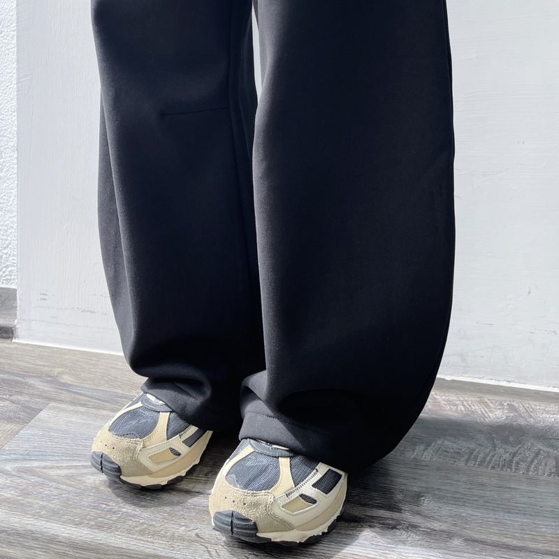 Curved Seam Wide Trousers