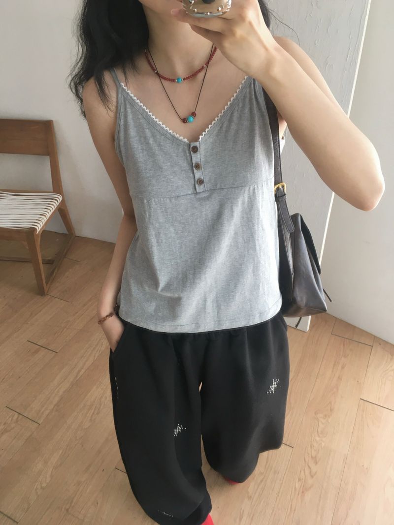 ownmind(オウンマインド)の「lace button sleeveless(Tops)」