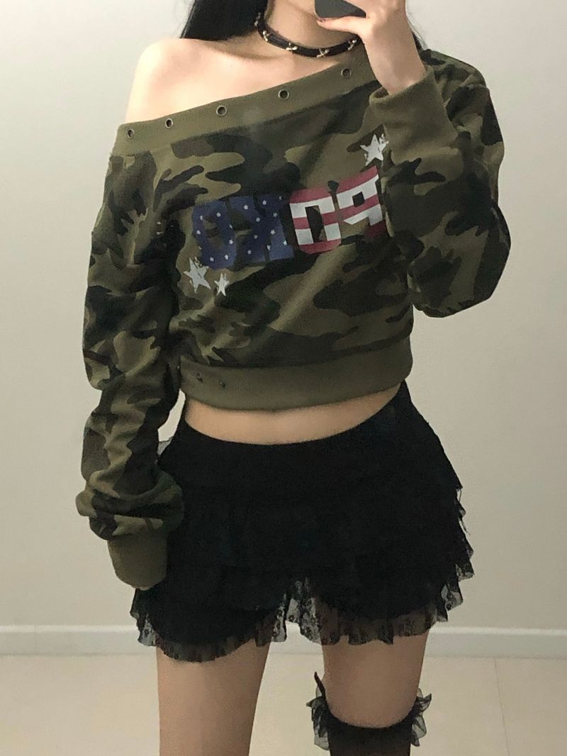 Camo Off-shoulder Button Sweatshirt