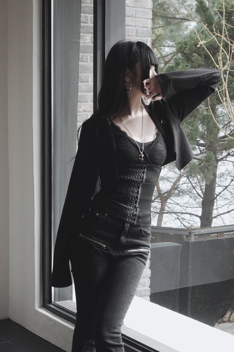 minimal seal cropped bolero