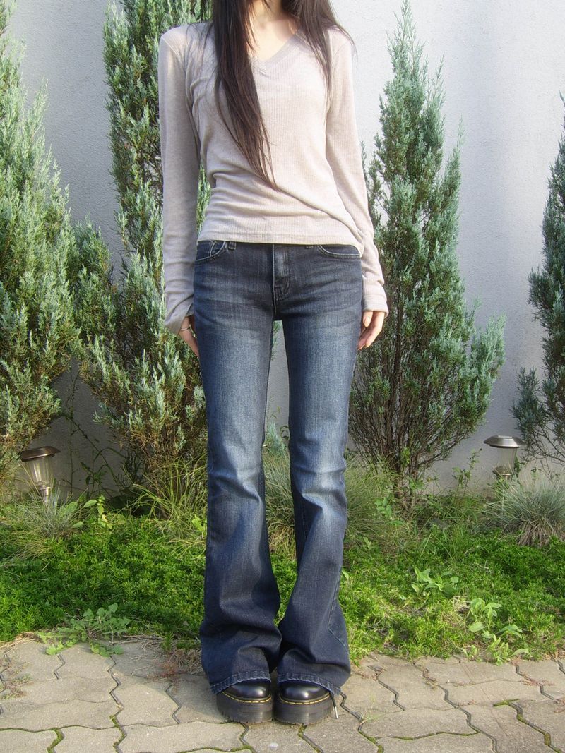 ZELENA（ゼレナ）の「bebe low ブーツカット（パンツ）」