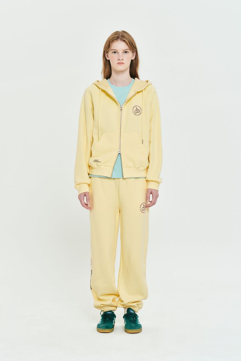 DOODLE CHERRY CIRCLE LOGO NAPPING HOODIE ZIP UP [YELLOW]
