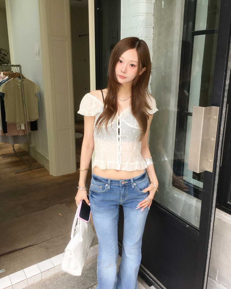 Soft lowrise boots cut pants
