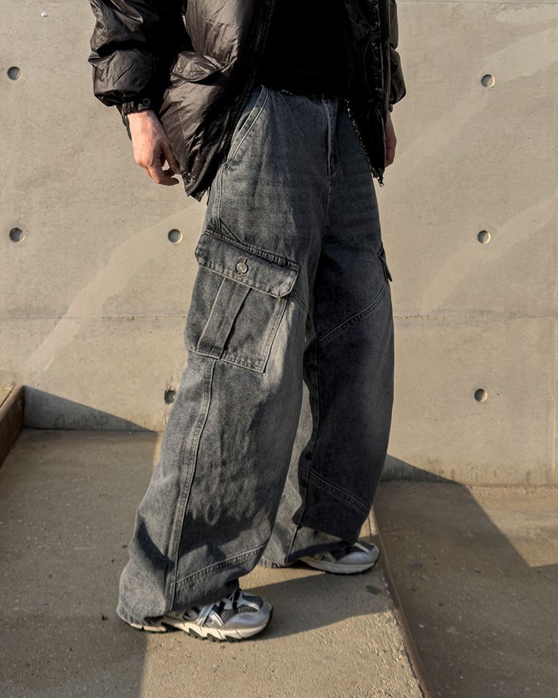 Curt Cut Cargo Wide Denim