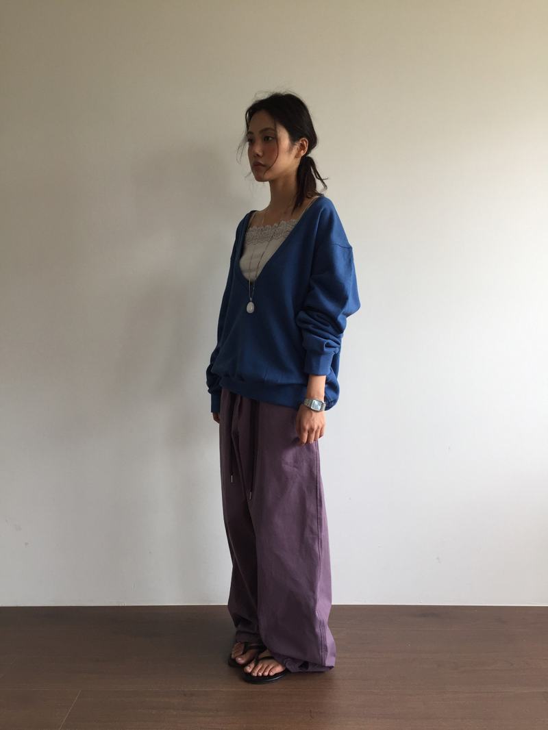 Lancol Deep V-Neck Sweatshirt (3color)