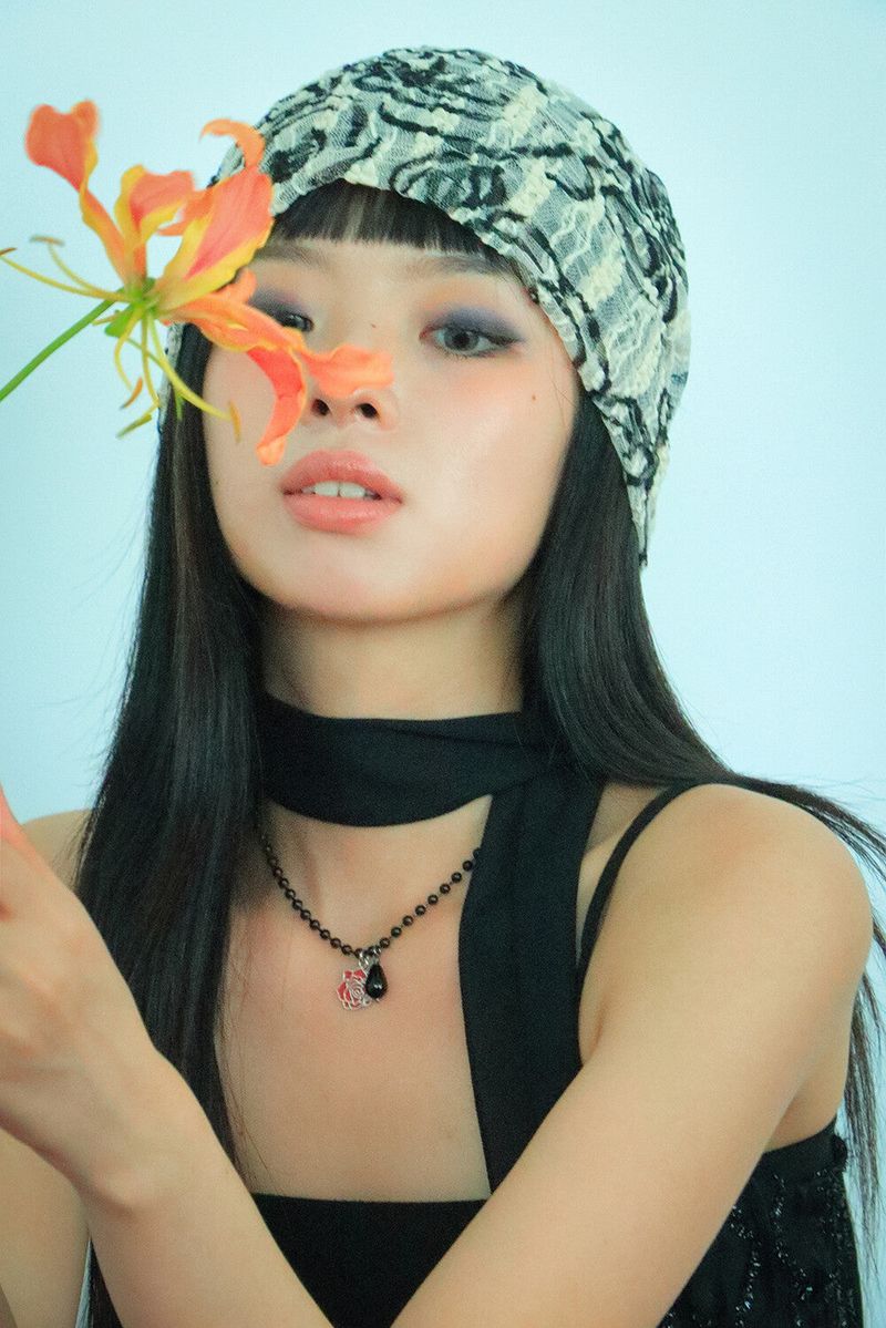 紅煙 Black rose choker