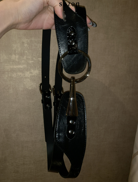 mozzare hook y2k big belt