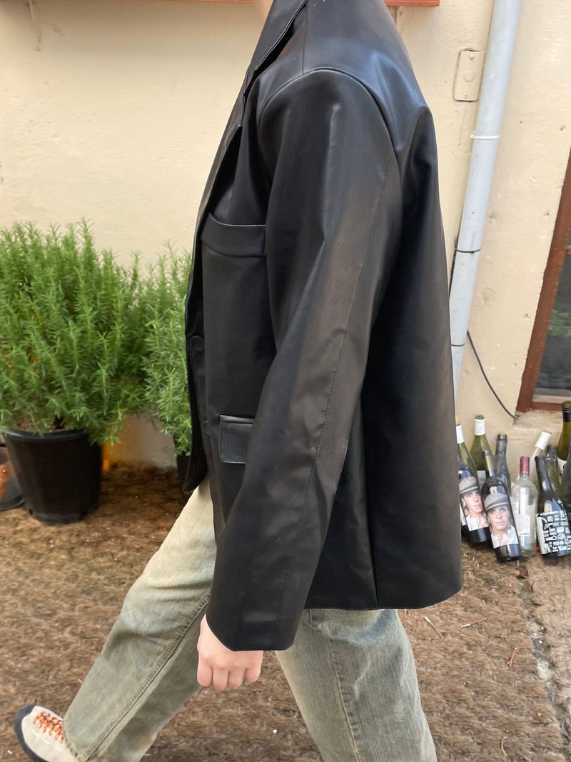 Noir leather jacket